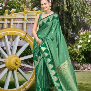 MANOHARI Woven Banarasi Jacquard Saree (Green)
